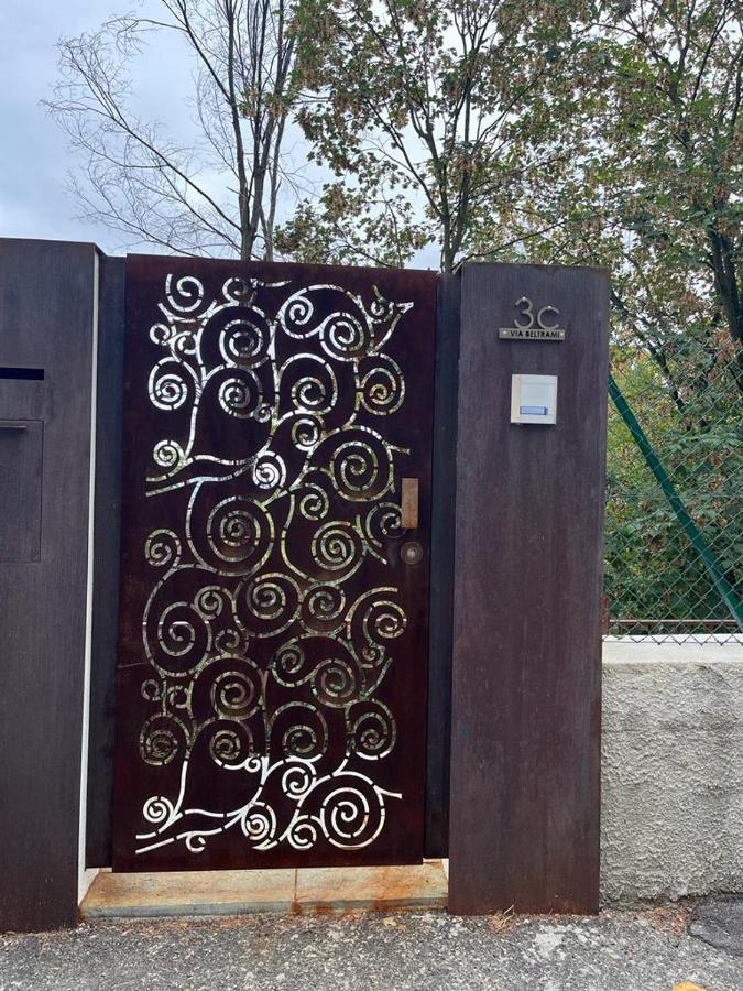 Verde Rame In Citta' Alta Con Garage Charme E Relax Apartment Bergamo Bagian luar foto